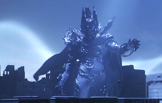 エンペラ星人は光の国に進行し、父とは長年の宿敵でありウルトラ族最大