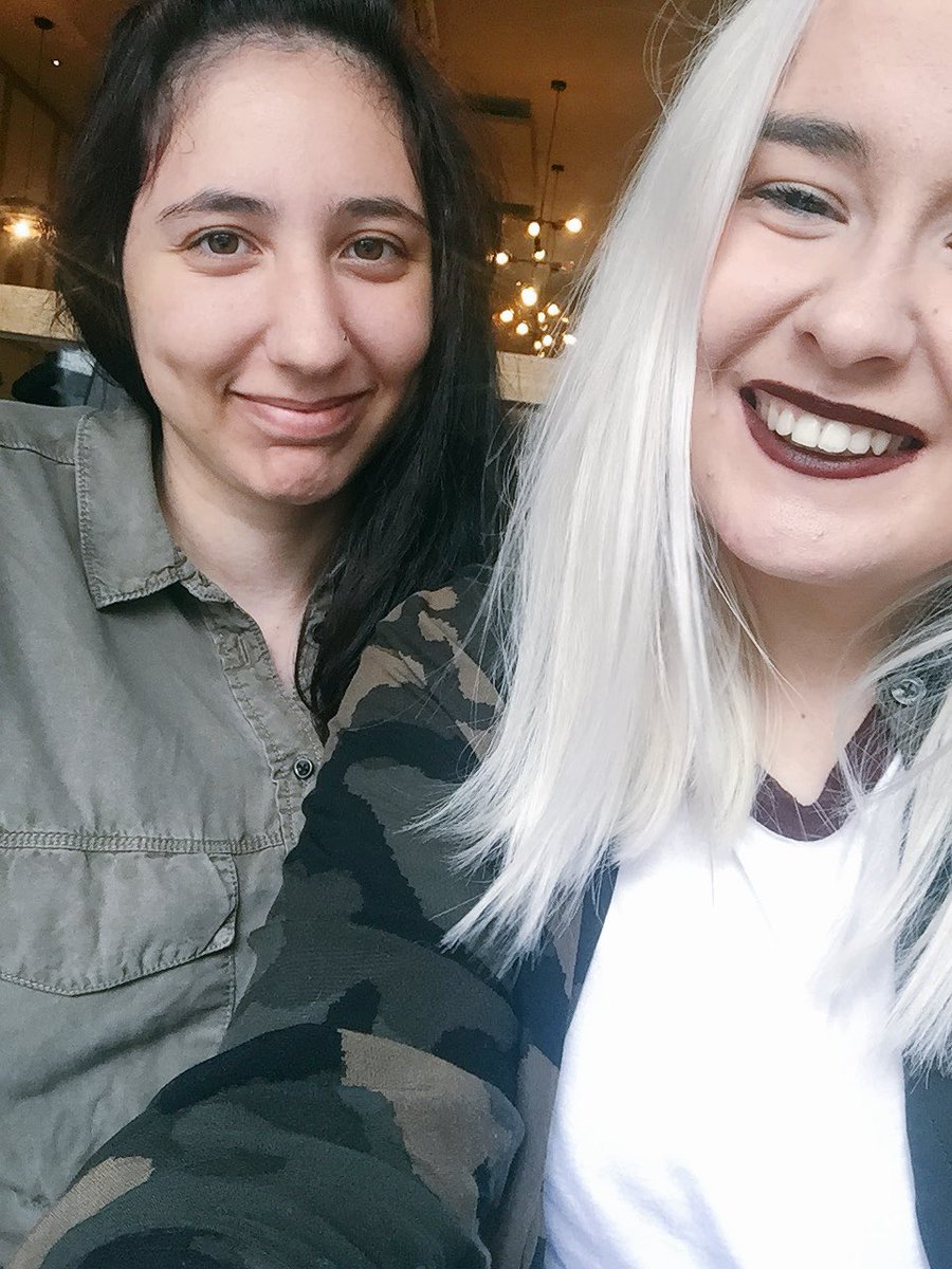 | Aquí, de jajas con <a href="/stillhumxn/">Adam H.</a>