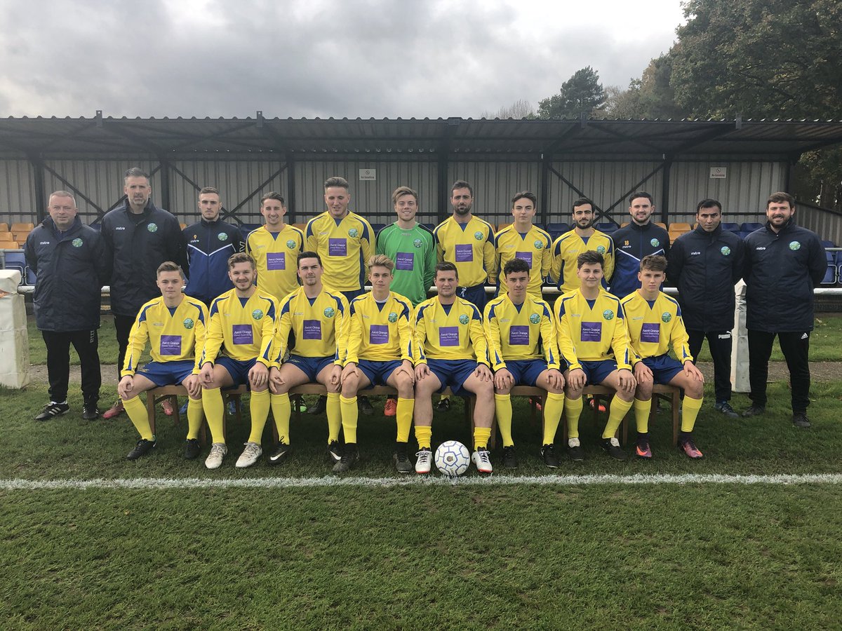 Squad photo branding our new first team sponsor, <a href="/AscotGrange/">SignatureAscot</a>! 

Thank you for sponsoring <a href="/AscotUnitedFC/">Ascot United FC</a> 💛💙