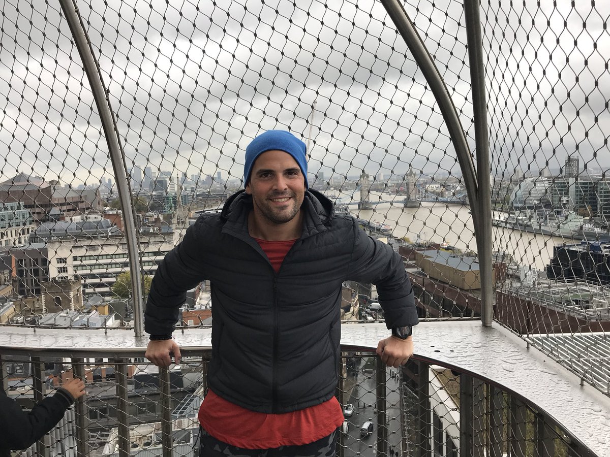 guidoavaloceci's tweet photo. Gracias a @alanxelmundo subí a un lugar que jamás hubiese subido #Londres #311steps https://t.co/bVT0yLv980