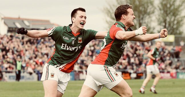 CILL14N's tweet image. Well deserved award for this man’s efforts, even with the dodgy celebrations. Well done skip @andypmoran.