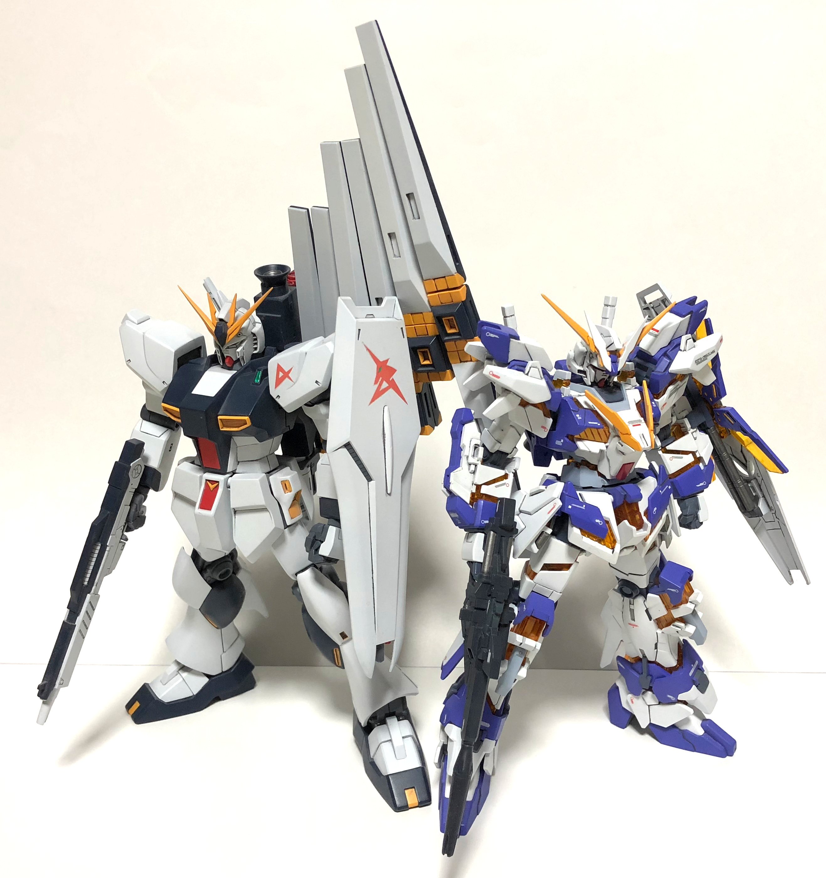オカムラ セイジ 個人的に 上司にしたいパイロットナンバーワン であるアムロ大尉 ユニコーンガンダム アルミラージュも N ガンダムを援護するならこれくらいは という存念から生まれたものですが その背中は今もなお遠いです Happybirthday