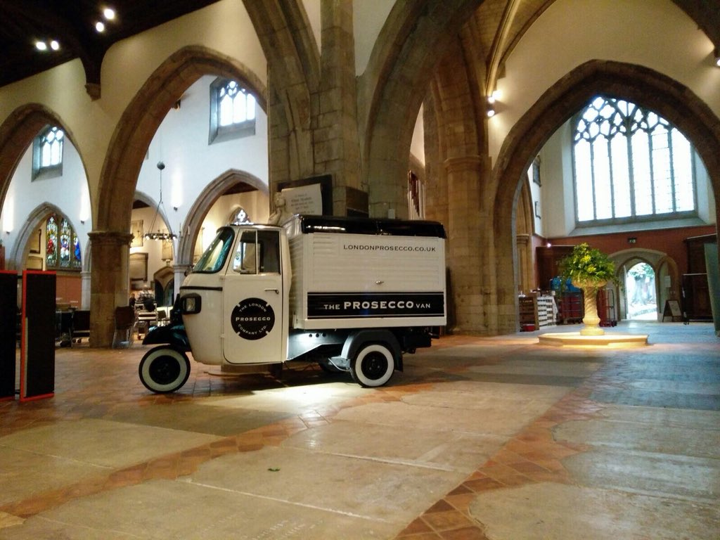 LondonFizzFest's tweet photo. Our fabulous @proseccovan is now in place, ready to serve a welcome #FizzFestFlute to all our #FizzFans later #Cheers https://t.co/NvTxmd10tz