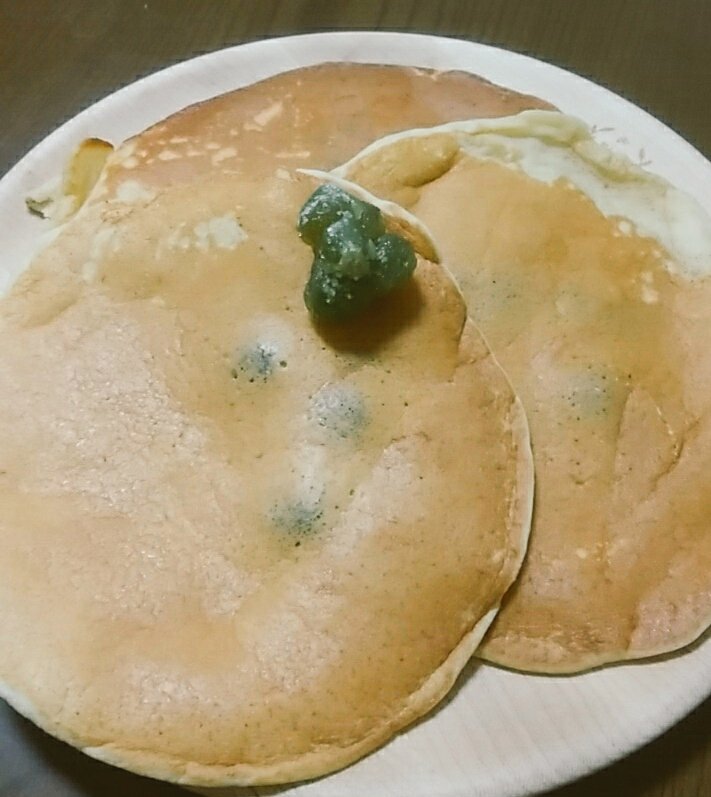 ウワサのあの料理再現コーナー
~納豆パンケーキ~
某舞台に登場した納豆パンケーキを再現してみました。甘納豆で作ってみたのですがいける、いやむしろ美味しい！
意外にも彼らの味覚は間違っていなかったということです
あーんしてくれる可愛い女の子が隣にいなかったことだけが悔やまれます