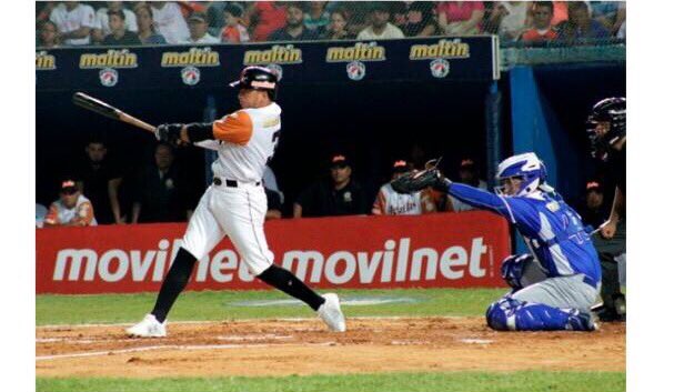 FleteBryant's tweet photo. Seguimos adelante 💥🦅2017-2018 https://t.co/epKZq9qDwx