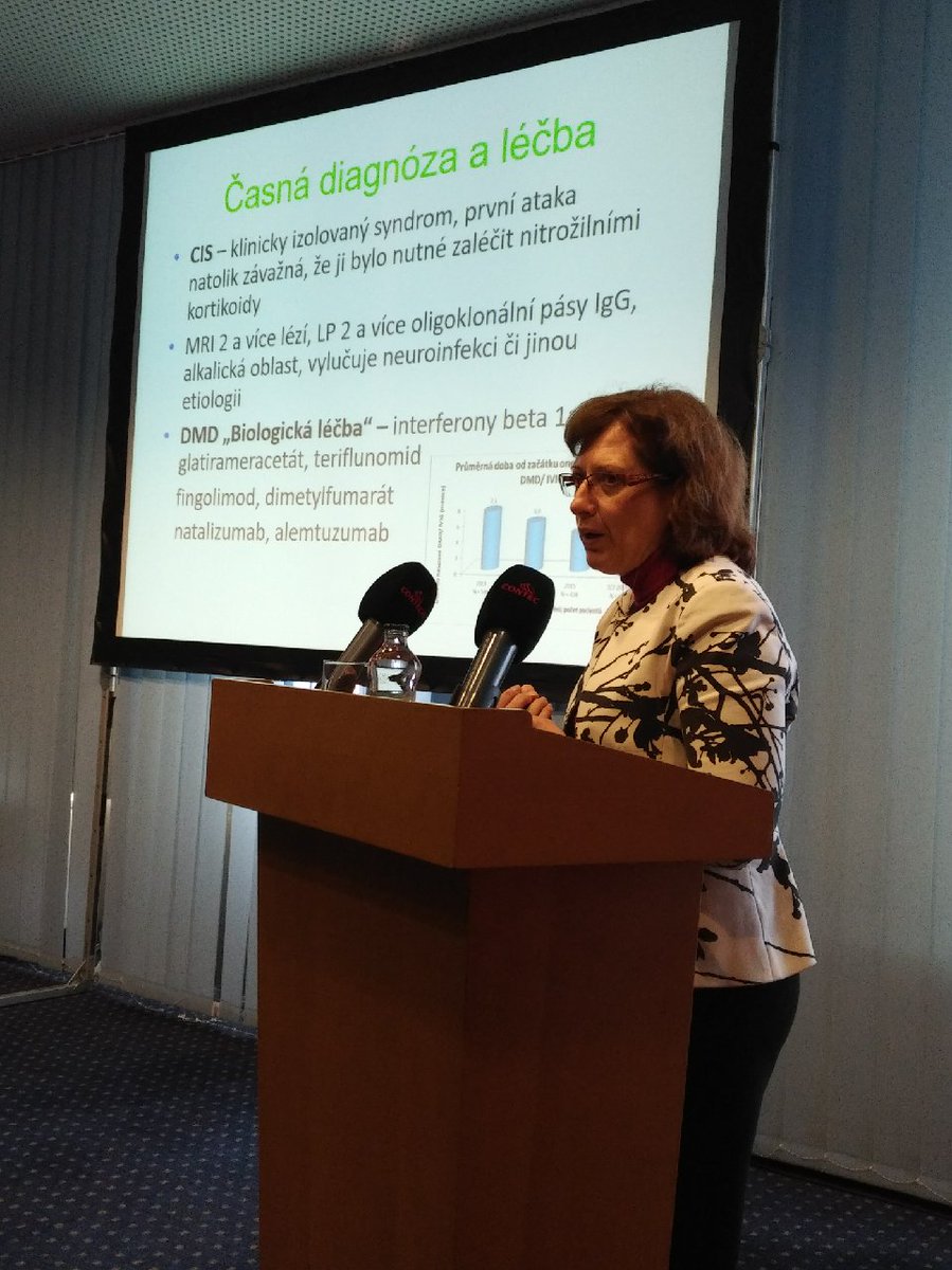 Srdcervaci's tweet photo. Atmosféru na konferenci O roztroušené skleróze nejen pro rodinu v Clarion Hotel dokreslují nejlépe fotografie z jednotlivých přednášek. Moderovala jako obvykle naše @PotmesilovaH . #NFOZP #roztrousenaskleroza #RS https://t.co/zAkbdSspLi