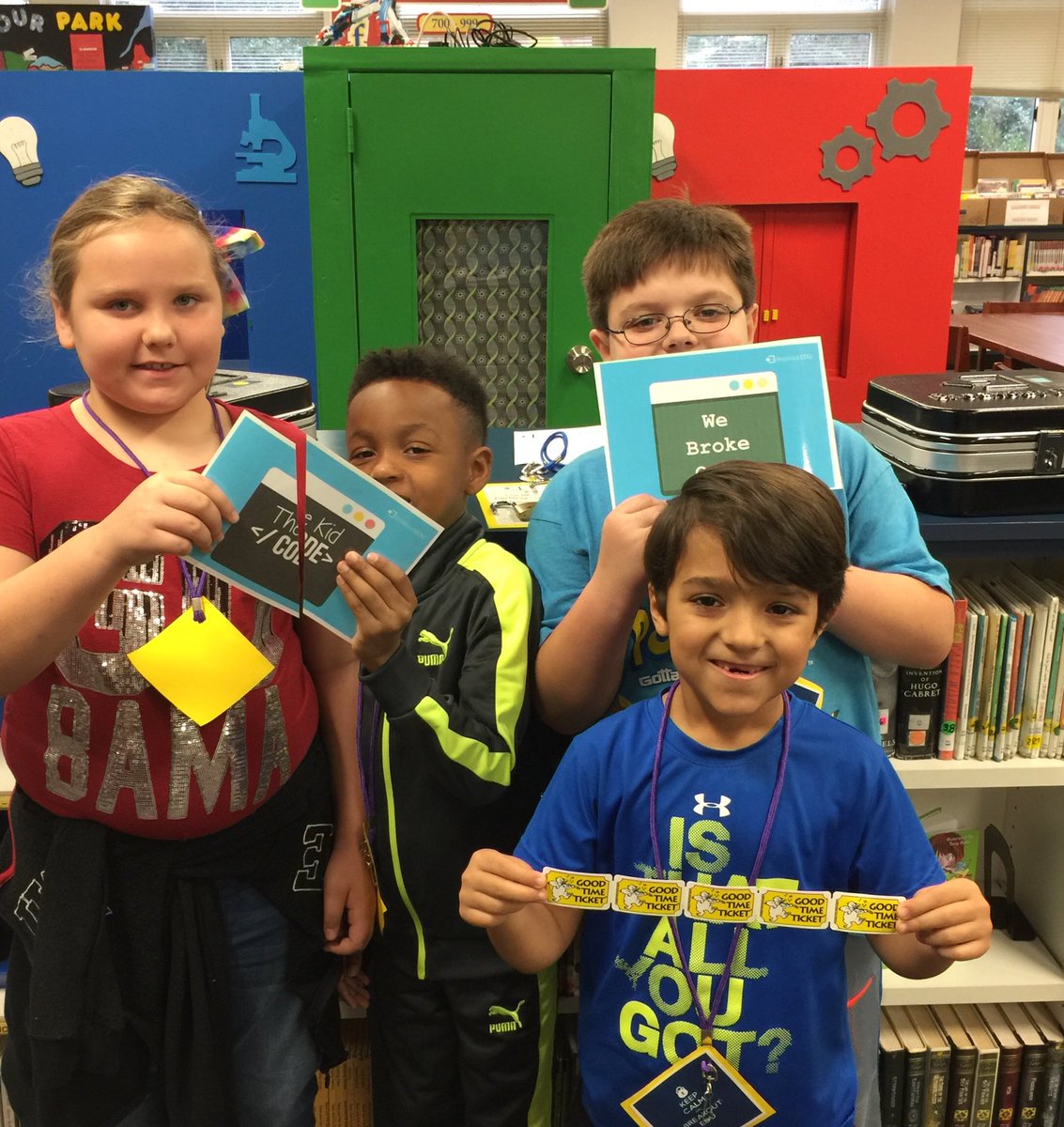 MTCESLibrary's tweet image. Fabulous time facilitating @breakoutEDU @MtCarmelElem #KidCode with 2nd GrSs Mr. White’s class