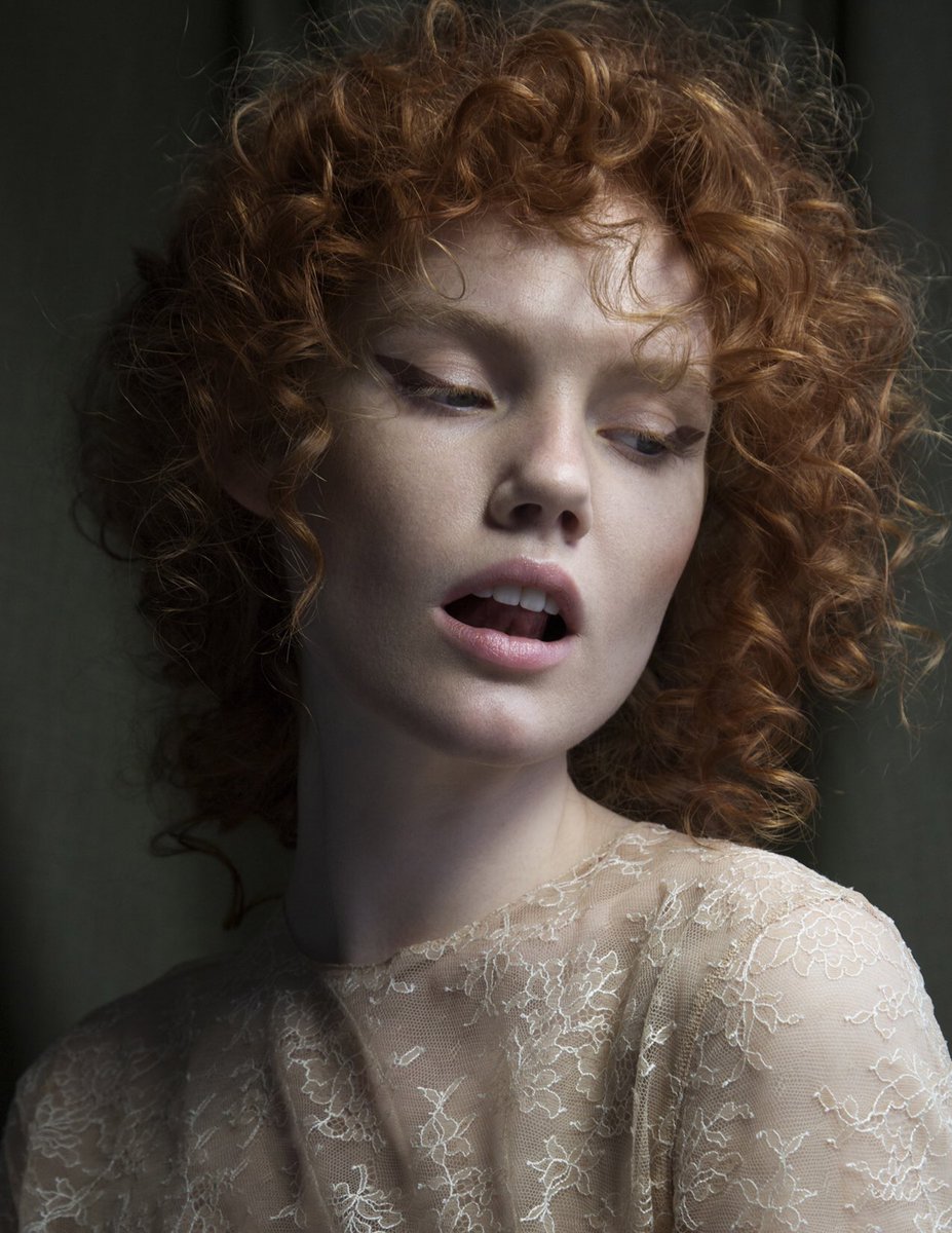 JuteMagazine's tweet photo. We're living for the #curls in a new #webitorial photographed by #AlexWeber See more at https://t.co/5Rry97xLbO #hairstyle #Fashionista #style https://t.co/SuxwCe0lL6