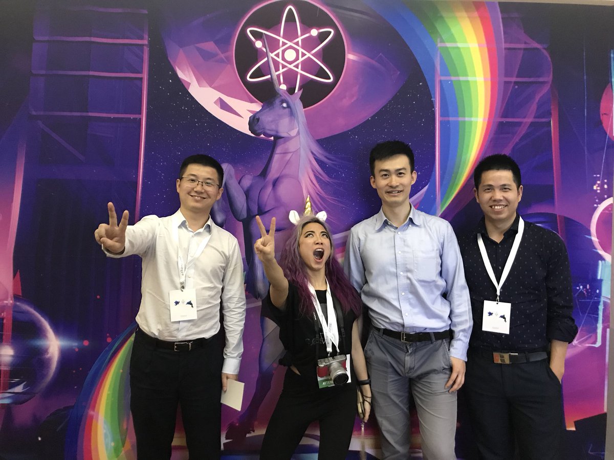 wozclaus's tweet image. #devcorn3 #devcon3 @cosmos