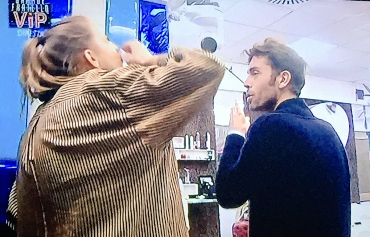 domenicomarock's tweet photo. Buon sabato sera #Ivana shottini di #colluttorio per tutti #gfvip https://t.co/YgAez2uVQT