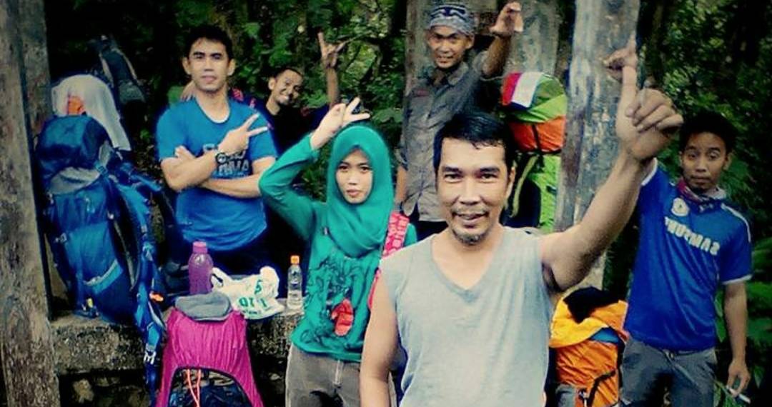 womensobsession's tweet photo. #andinursaiful #OMGkehilanganmu #luluhdipuncakmu #restinpeace #runner #bromotenggersemeru #btsultra #bts70k #4november2017 https://t.co/fuEab4wQXY