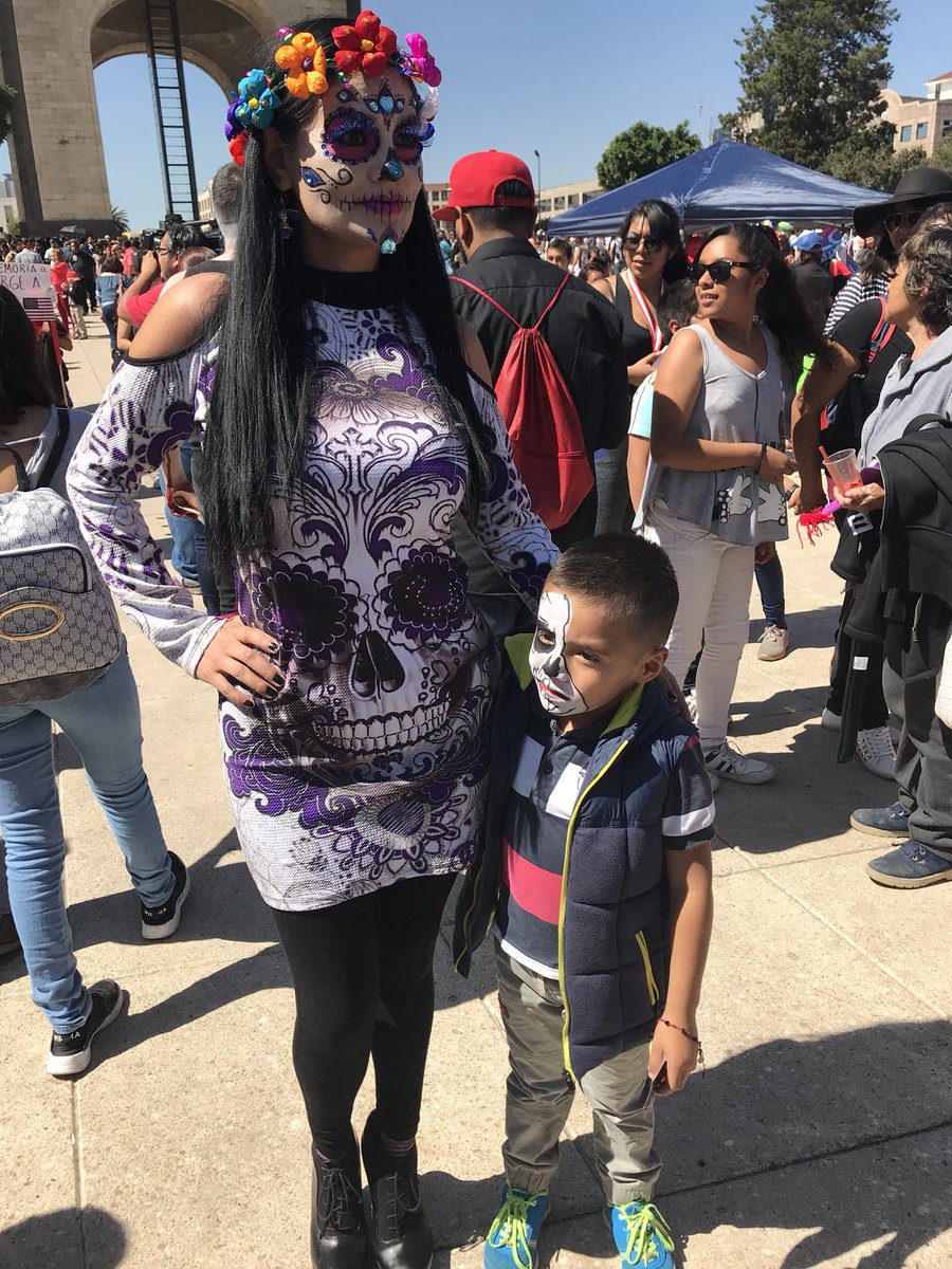 davidpuma's tweet photo. Ya estoy en @MarchaZombieMx lancense aún tienen una hora y pico pa llegar #marchazombie #marchazombiemx #marchazombie2017 #zombiewalk https://t.co/tIasIJEohI