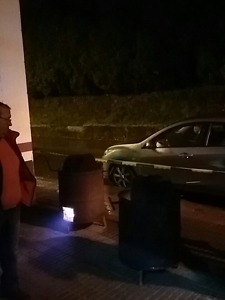 Ta lloviendo, y paez qu'entama a ponese frio... pues tamos a techu y con castañes asaes. #FiestaLaMayada #Noreña