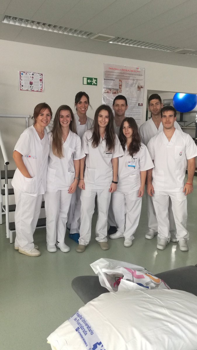 PracticasFisio's tweet photo. Un grupo termina y otro empieza. Un placer aprender con vosotr@s #prácticum #Fisioterapia https://t.co/e6Z1YU1o5s