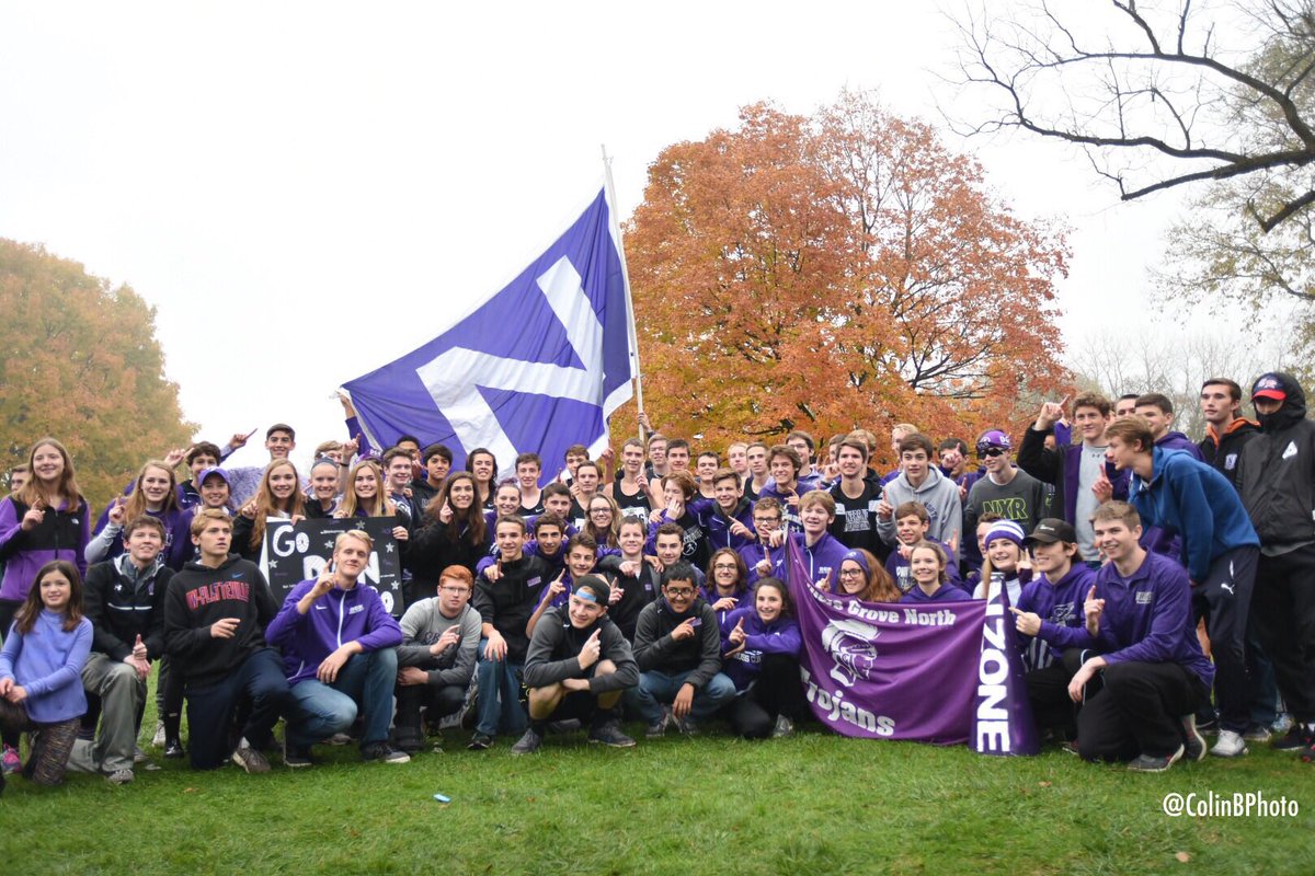 MSHeartland_'s tweet photo. .@dgnxcandtrack's team gets together for a photo after a successful race. Unofficial first place for Boys 3A #IHSAXC17. https://t.co/aGbkbQis3C