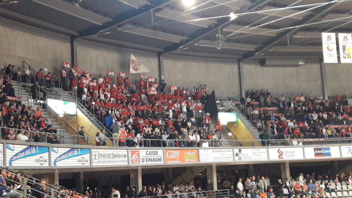 Les supporters <a href="/JLBourgBasket/">JL Bourg Basket</a> en force pour encourager les burgiens contre  <a href="/ELANCHALON/">Elan Chalon</a>