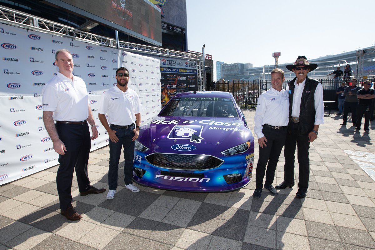 LEGACYMotorClub's tweet photo. Looking to refinance your mortgage? Buying a new home? Our new partner can help. https://t.co/tZ0iOWN51v. It's simple. It's fast! #NASCAR https://t.co/LJgNVDxEWe