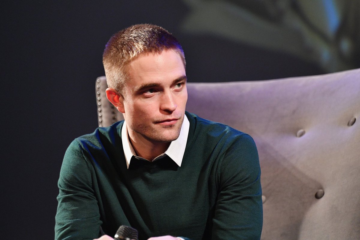 RPenEspanol's tweet photo. ➽ Rob en el Q&amp;A de #GoodTime en el Festival de Cine de Savannah #SCAD #SAVFF ~ #RobertPattinson en español (RPE)
https://t.co/ImgoIxABWk https://t.co/HktV2RToI3