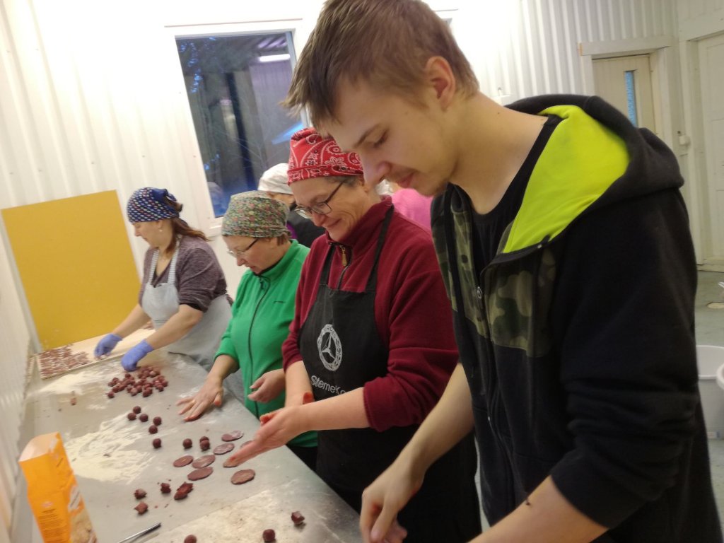 Hirvirokkaa #syödäänyhdessä #Suomensuurimmatpeijaiset #metsästäjäliitto #Vieremä'n Ameriikassa