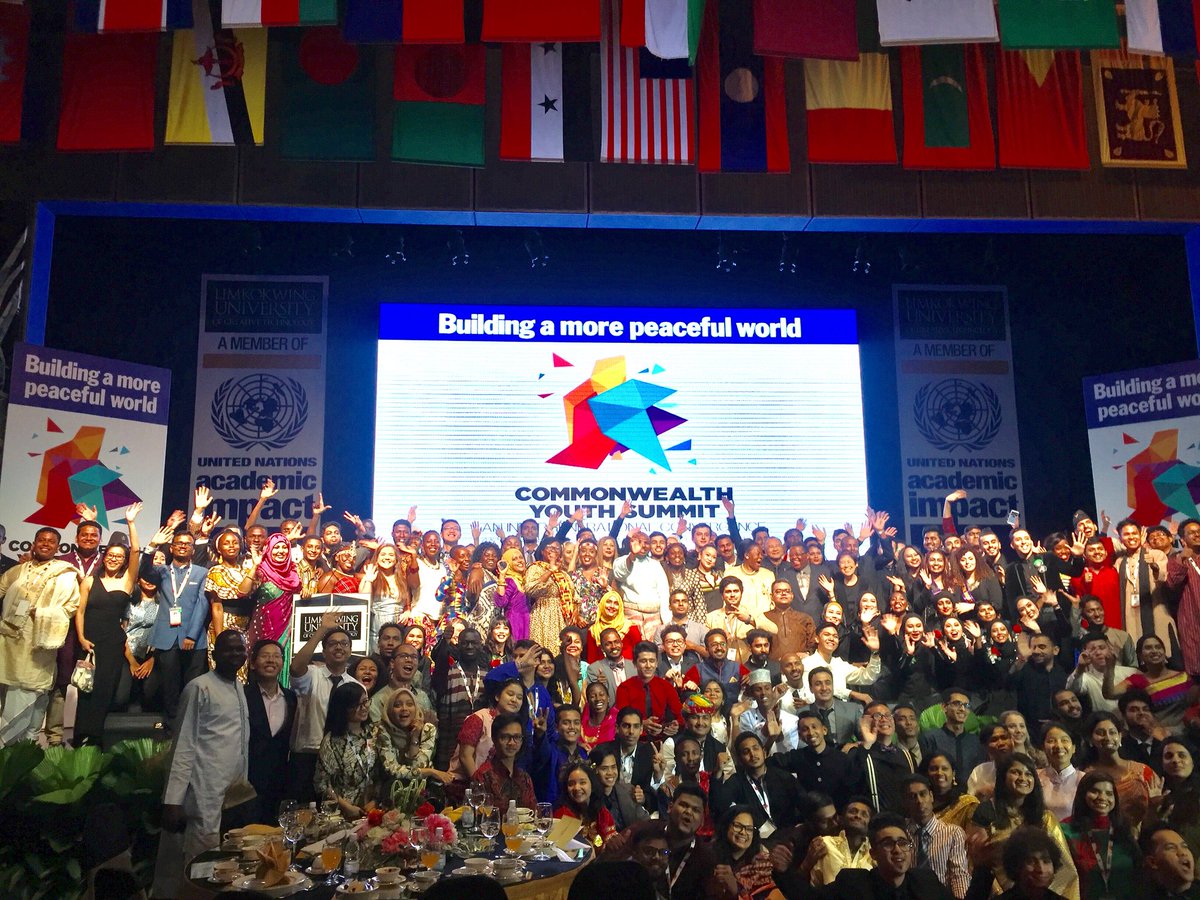 Limkokwing_MY's tweet photo. The night has come to an end. We thank everyone for joining us in tonight’s Gala Dinner. See you all tomorrow for the 3rd day of #CYS2017! 🎉 https://t.co/TGoQ58d3SS