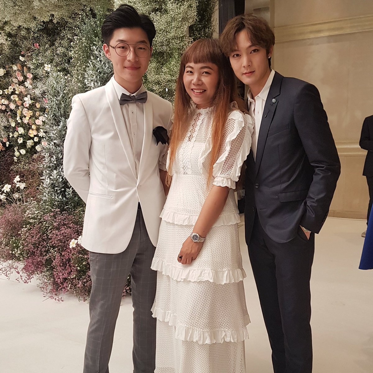 sinevee1234's tweet photo. ยินดีปรีดากับน้อง 'Fluke&Apple' ❤❤ มันก็จะสวยๆหน่อย #flukeapplewedding #RSreunion #PR #4nov17 😍😜 https://t.co/pSpeUsU91w