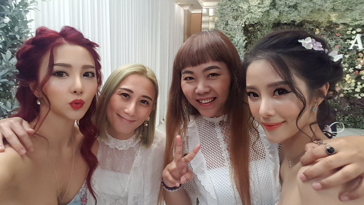 sinevee1234's tweet photo. ยินดีปรีดากับน้อง 'Fluke&Apple' ❤❤ มันก็จะสวยๆหน่อย #flukeapplewedding #RSreunion #PR #4nov17 😍😜 https://t.co/pSpeUsU91w