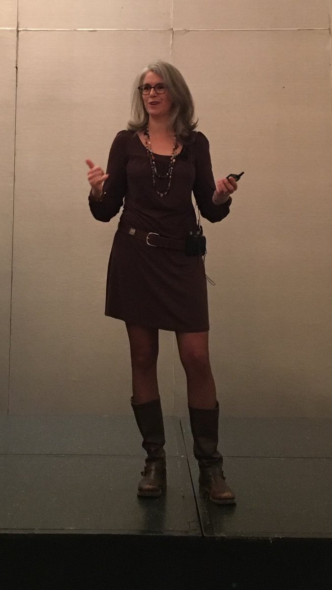 ClutterRelief10's tweet photo. #POCConf2017 watching my friend @101Lianne talk about When Shame Shows Up -Brene Brown coach in Toronto https://t.co/7N18ds7vxi https://t.co/zVKGafRJYd