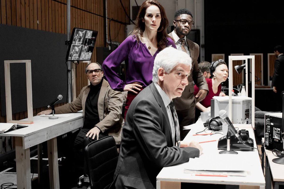StageTalkUK's tweet image. PREVIEWS tonight: #ntNetwork @NationalTheatre starring @BryanCranston &amp;amp; #MichelleDockery - directed by Ivo van Hove
goo.gl/heCpks