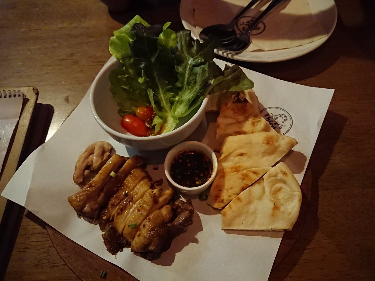 JuwopJit's tweet photo. #TheThirdPig ตรงข้ามสวนจตุจักร ร้านดี อาหารดี พีคตรงที่เปิดกามิกาเซ่ในร้านด้วยเว้ย ถูกใจติ่ง 555 https://t.co/dXLWl4XVus