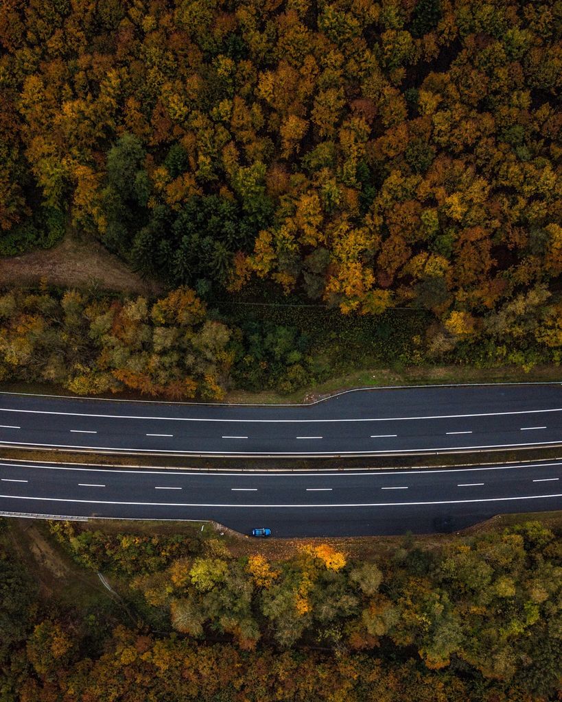 BurnBucketlist's tweet photo. What is the best thing about living in Prague? We can always go to Austria! 😍 #autumncolours #BurnTheBucketlist 🔥 #Österreich 📷 #djimavicpro https://t.co/alPRY55WKb
