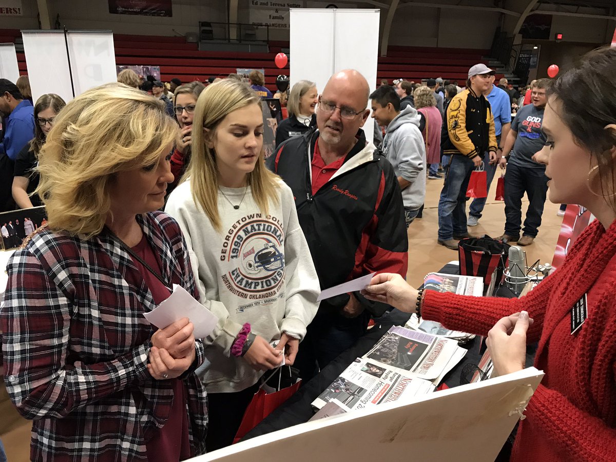 NWOSU's tweet photo. Percefull Fieldhouse is PACKED with students wanting to become Rangers! Happy you are here! #RangerPreview2017 #BeARanger at #NWOSU https://t.co/3VU1xg78p2