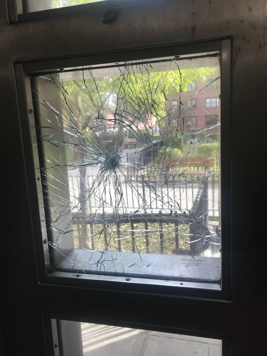 iamjamesfocus's tweet image. No name have a bullet,
When niggas pull it/
#NYCprojects #Realshitnomovieprops #fromtheslums