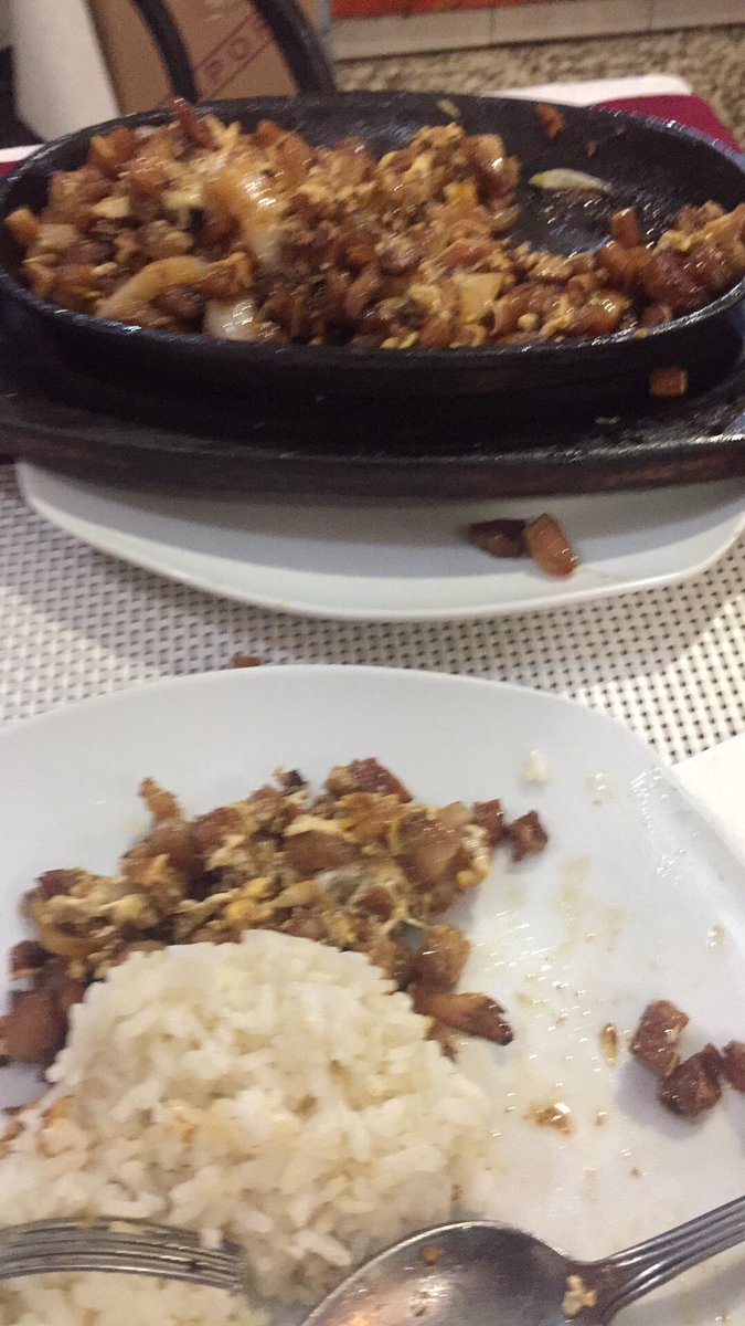 akocwill's tweet photo. Have to walk back and forth La rambla just to find Fil restaurant to get rid of my craves ! 4 rice hahaha shame https://t.co/D5hyBSRRWs