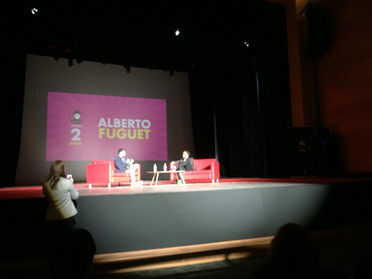 #Chillán 2do aniversario de <a href="/Queleochillan/">Qué Leo Chillán</a> con Alberto Fuguet y <a href="/alvaroacuna01/">Alvaro Acuña Hormazábal</a> <a href="/teatrochillan/">@Teatro Municipal de Chillán</a>