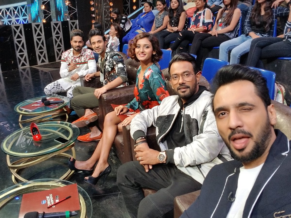 MohanShakti's tweet photo. #dancechampions tonight on @StarPlus https://t.co/UD79fne7WB