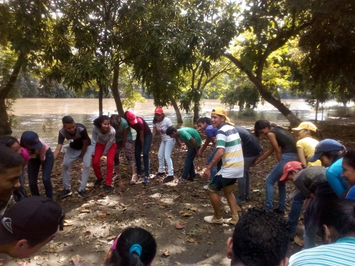 MNRRAnzSB's tweet photo. Nuevos aspirantes a recreadores, Chamba Juvenil no te lo pierdas

#ElMovimientoEsHoy
#MiChambaEsSerRecreador https://t.co/ba8s0rYnCZ