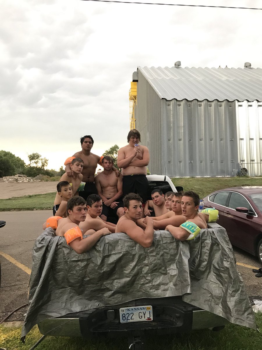 kaiserl23's tweet photo. We started out as a team but we ended up a family. I am proud of all of you. #PRIDE✊🏾 https://t.co/koIKClecrh