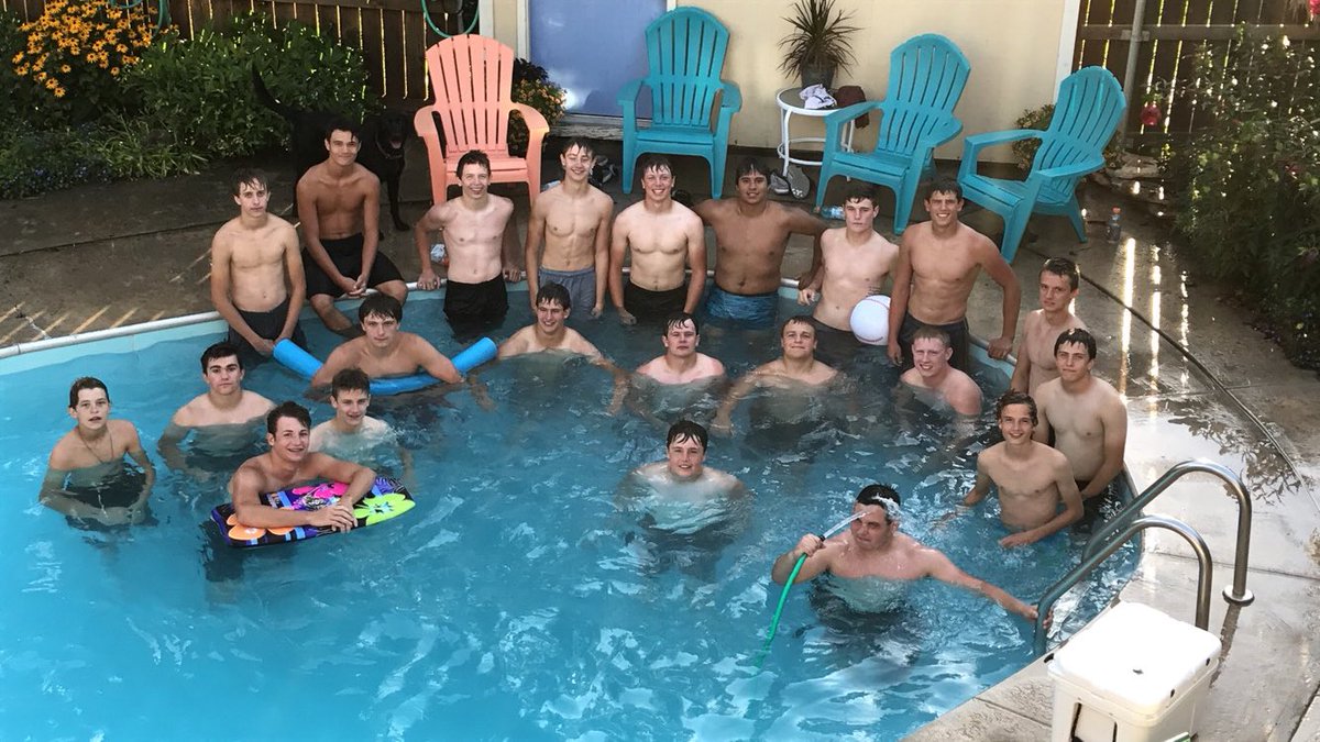 kaiserl23's tweet photo. We started out as a team but we ended up a family. I am proud of all of you. #PRIDE✊🏾 https://t.co/koIKClecrh