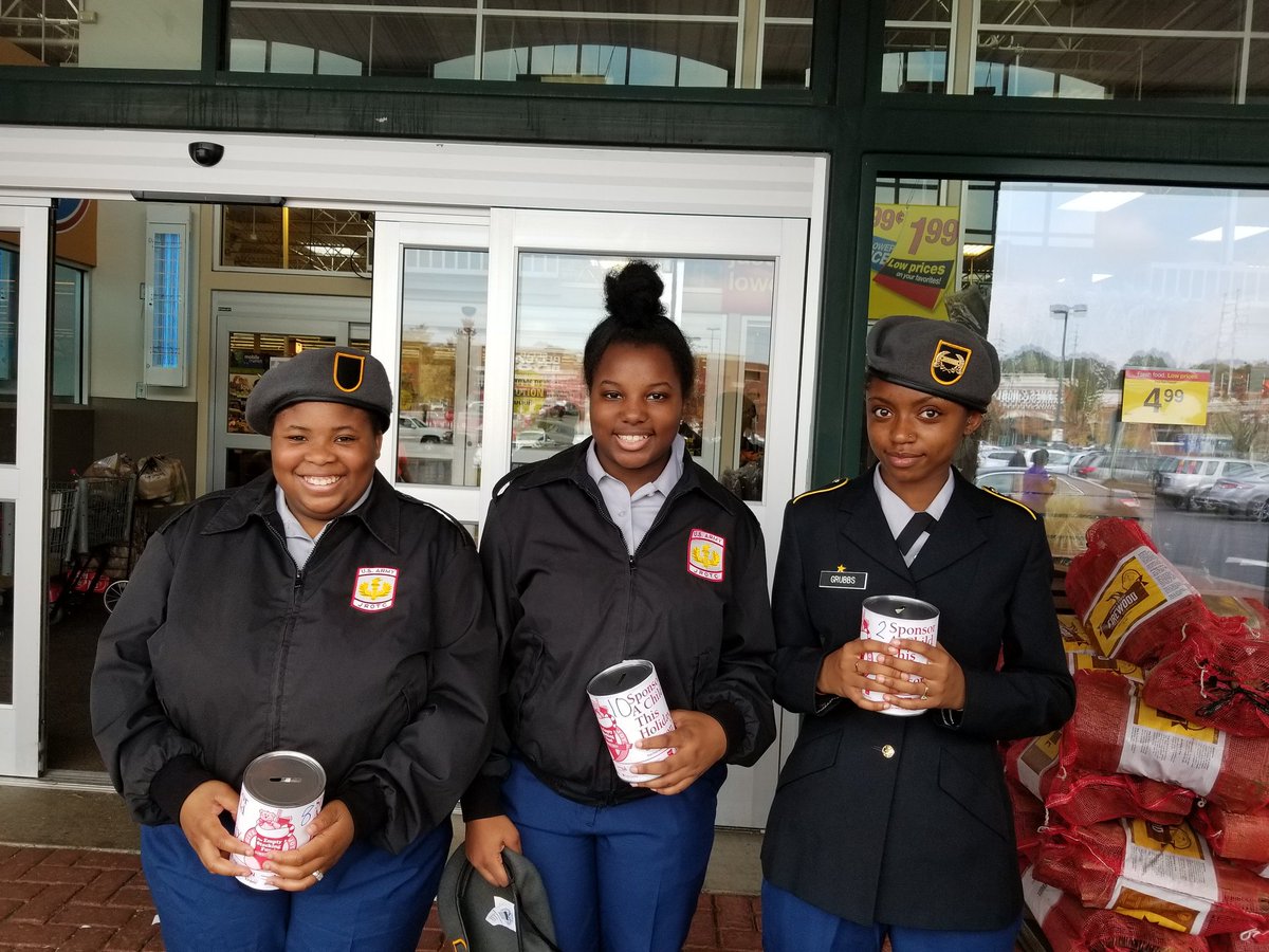 apsDAIJROTC's tweet photo. Washington HS JROTC doing their part in support of #emptystocking https://t.co/MngYLOGkYs