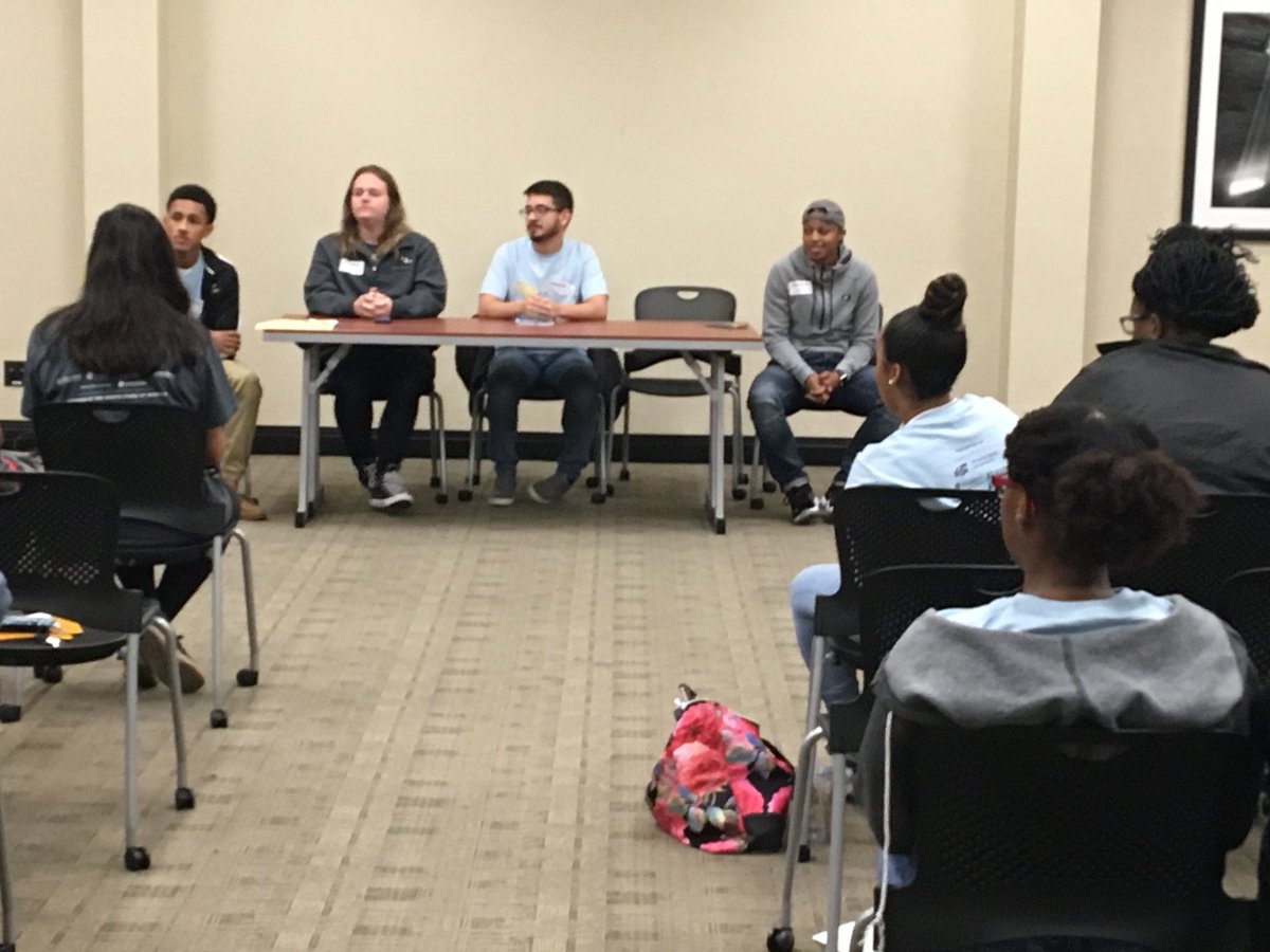 esusac_kathy's tweet image. @emporiastate First Gen Hornet @LatiTweeted representing ESU on panel #AdAstraKS17 #iamfirst