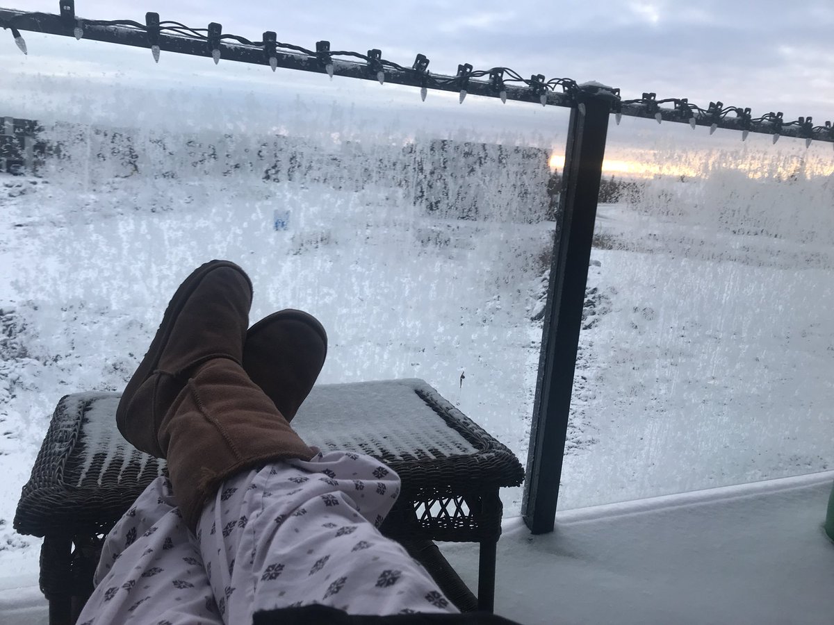 jeannelwebber's tweet photo. @cbctorontomusic @madisonviolet @CBCRadio2 @jannarden @skyeandross @vedahille Your playlist is really speaking to me this morning. Enjoying some music and coffee while watching the sun rise over Yellowknife, NT. https://t.co/lGdC16VhDy