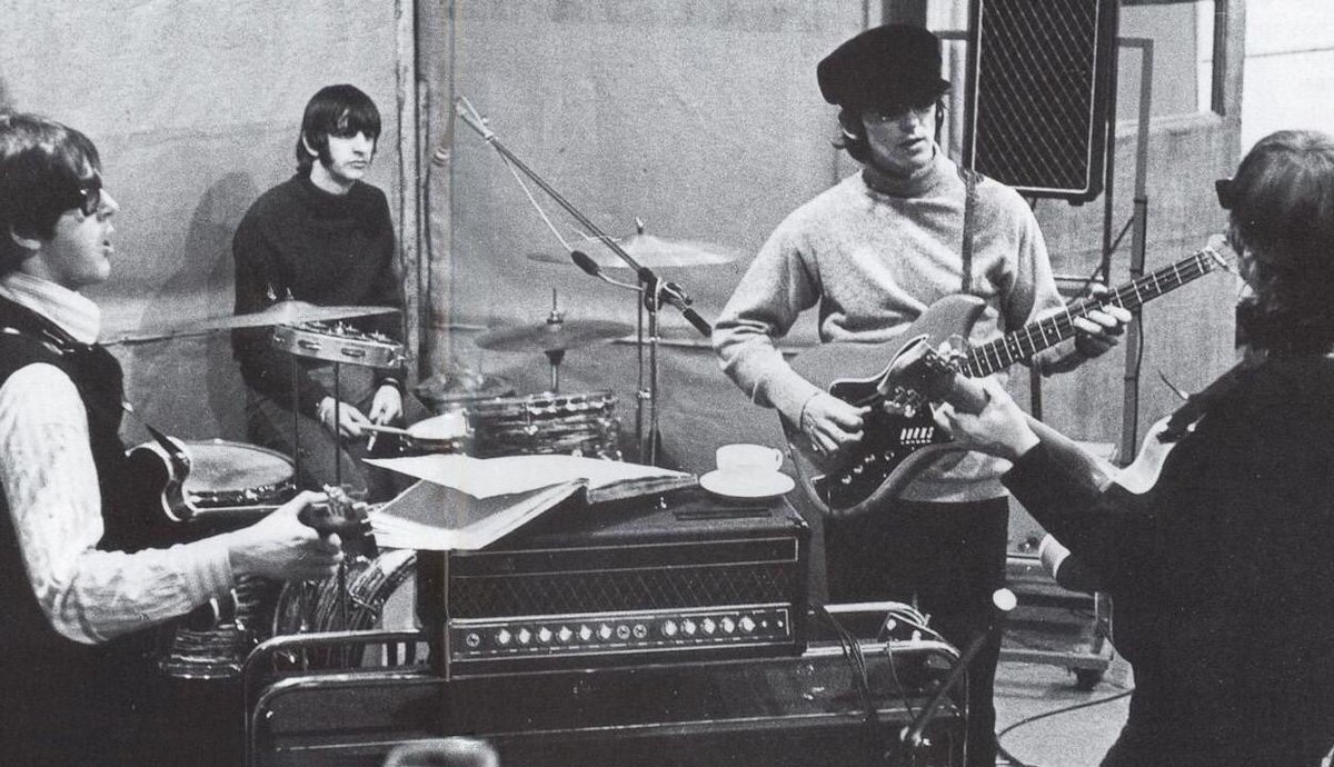 friseuringo's tweet photo. #Teabreack - during the recording sessions at EMI Studios, Abbey Road, London.
#TheBeatles in 1966/67/68 https://t.co/ldPznc5m70