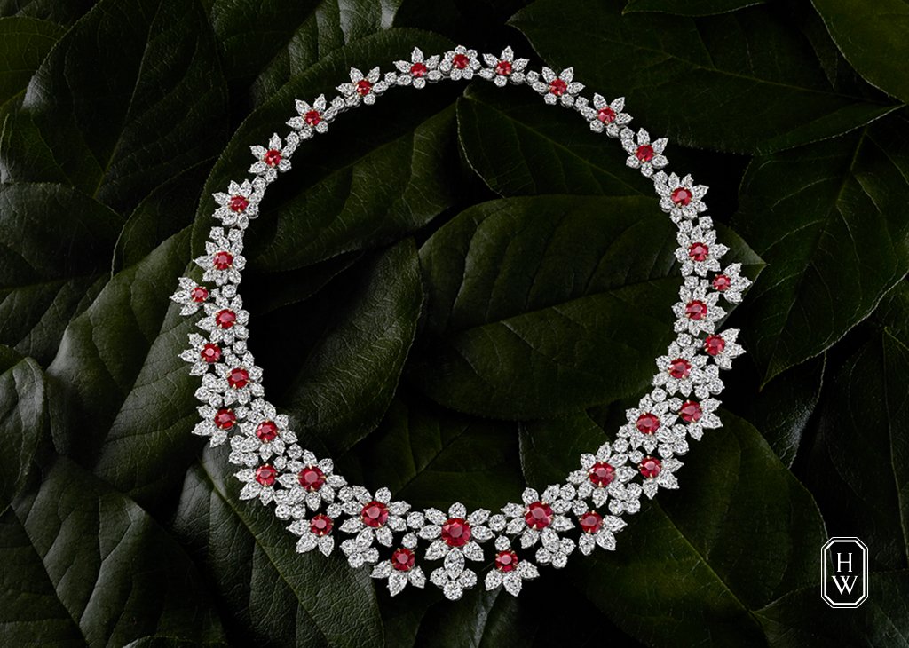 HarryWinston's tweet photo. 36 rubies and 274 diamonds unite in a breathtaking jewel for the ultimate #WinstonFall: https://t.co/gfjUHjtwNf #HarryWinston #HighJewelry https://t.co/0zg5TecmWK