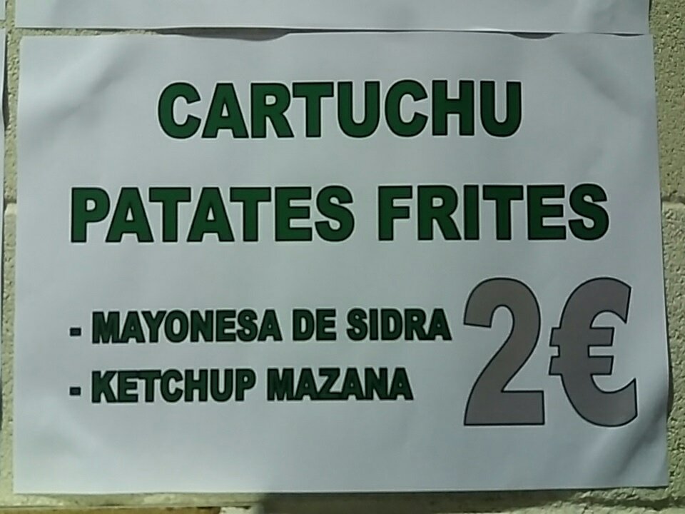 Pues estes coses facemos na #FiestaLaMayada de #Noreña.
#KetchupDeSidra #MayonesaDeMazana