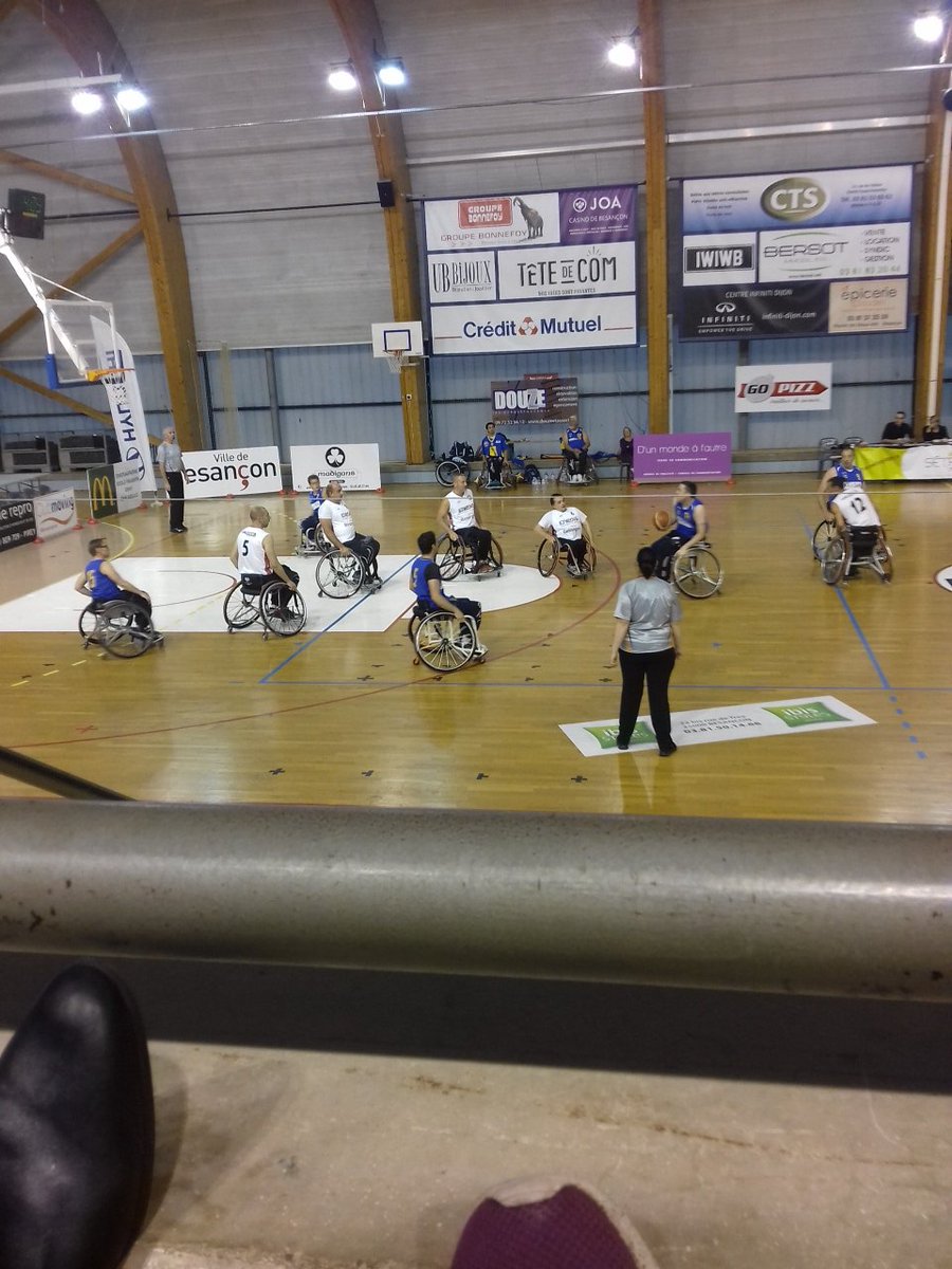 B_iapas's tweet photo. Devant au score ! https://t.co/UG8EkErKIC