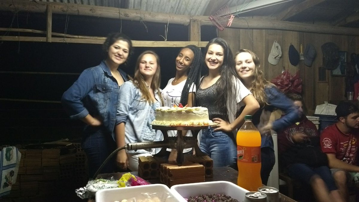 manu_netoo's tweet photo. Amo vocês INFINITAMENTE ❤️❤️ https://t.co/X05K561NWt