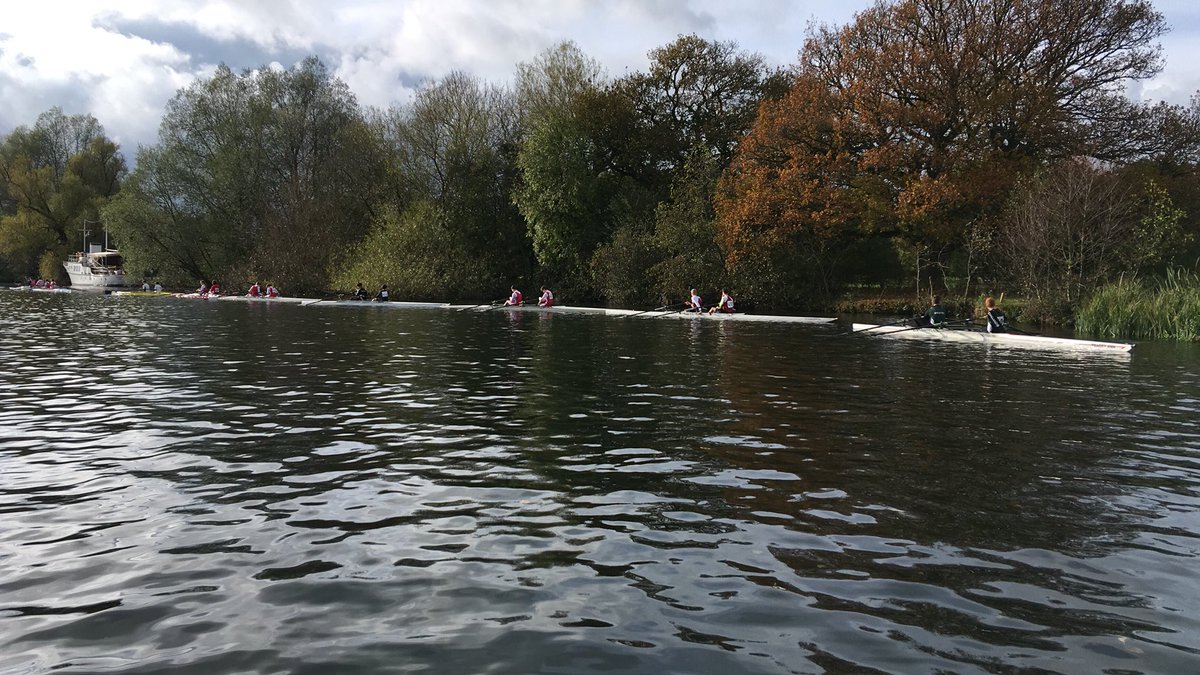 sh1plake's tweet photo. #RowHOE all nicely line astern heading down to the start https://t.co/F11GBLVHfF
