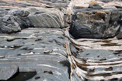 MicroEarthSci's tweet photo. 1/ It’s #ShearZoneSaturday, so want to tell u about my 1st published paper using quartz CL to figure out shear zones. fieldpic byChris Gerbi https://t.co/RCE1nlvgyN