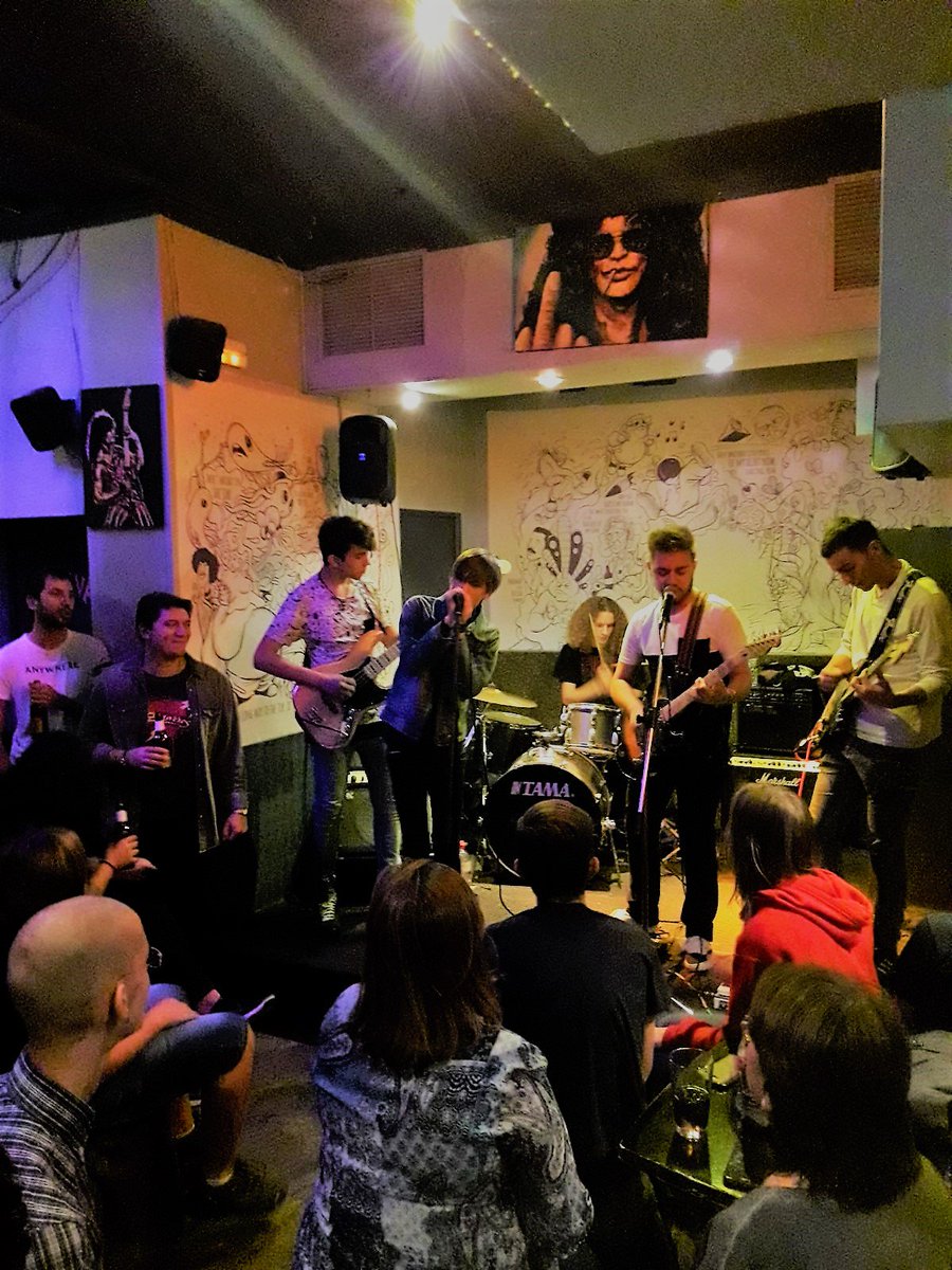 LapsvsMusic's tweet photo. Concierto del pasado sábado 28/10/2017 en El 14 Rock Bar. https://t.co/WPMeyOutCG