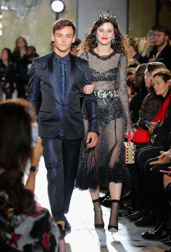 TomDaleyNewsIG's tweet photo. #TomDaley walk for the Dolce&amp;Gabbana Special Fashion show at the #Harrods. November 2, 2017. London (cr: Getty) #dgharrods #DaisyMaybe https://t.co/9HFyNDQClv